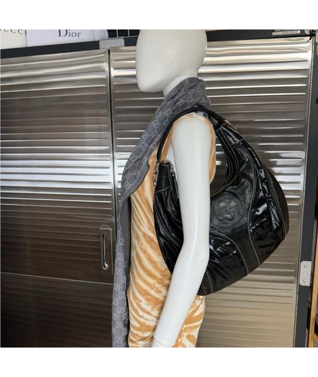 GUCCI Черная сумка с короткими ручками из лакированной кожи, фото 5