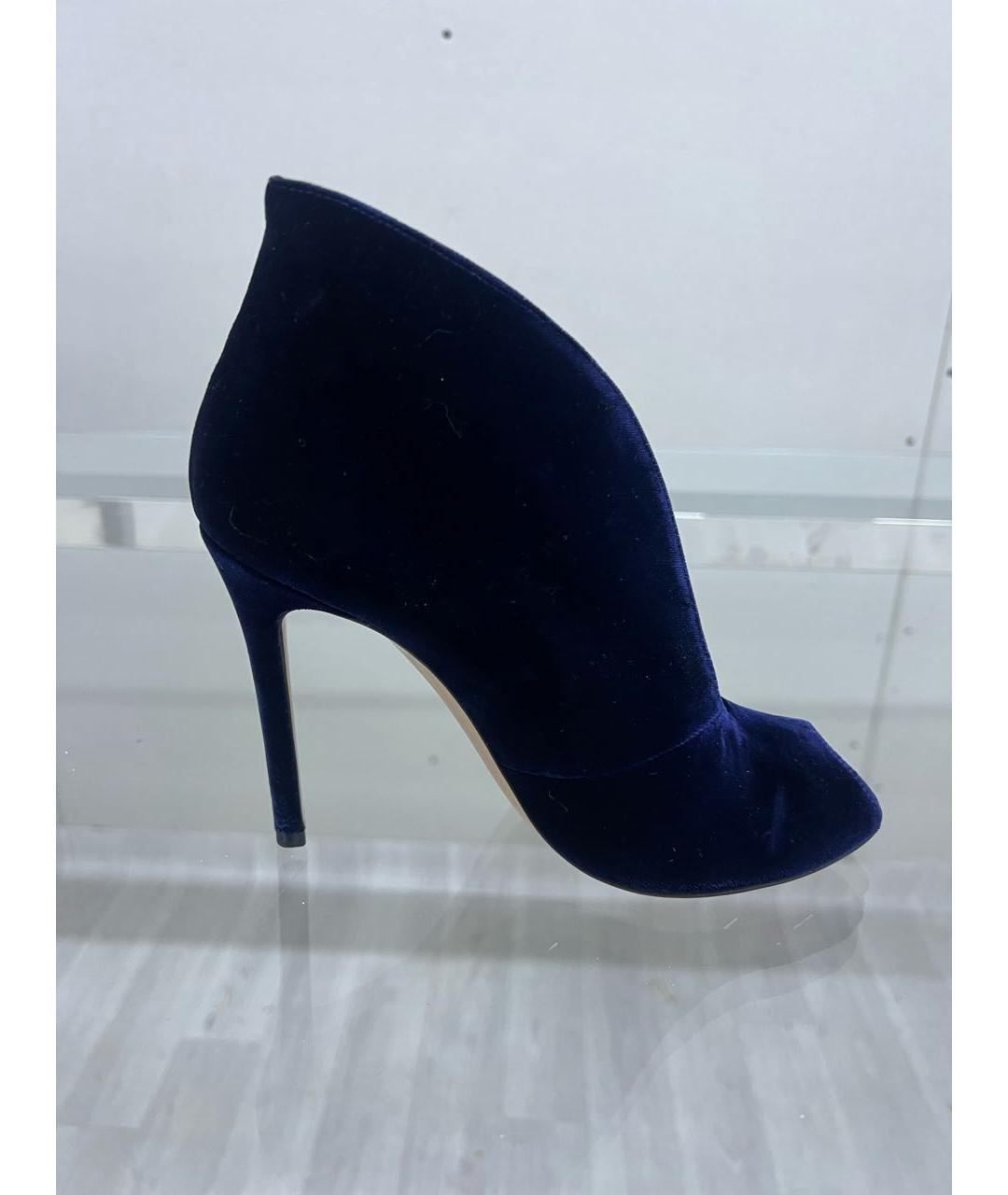 GIANVITO ROSSI Темно-синие бархатные туфли, фото 5