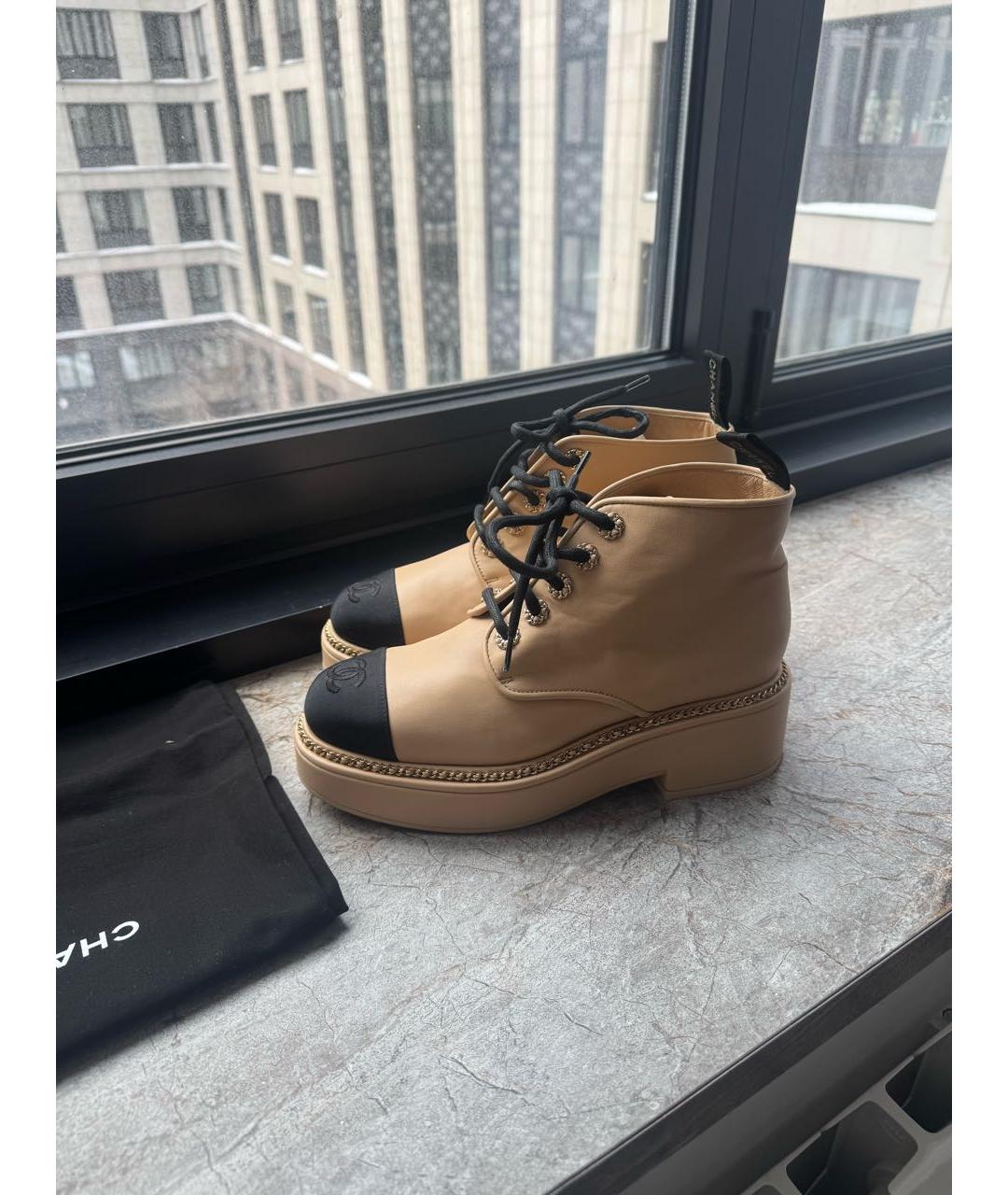 CHANEL Бежевые кожаные ботинки, фото 6