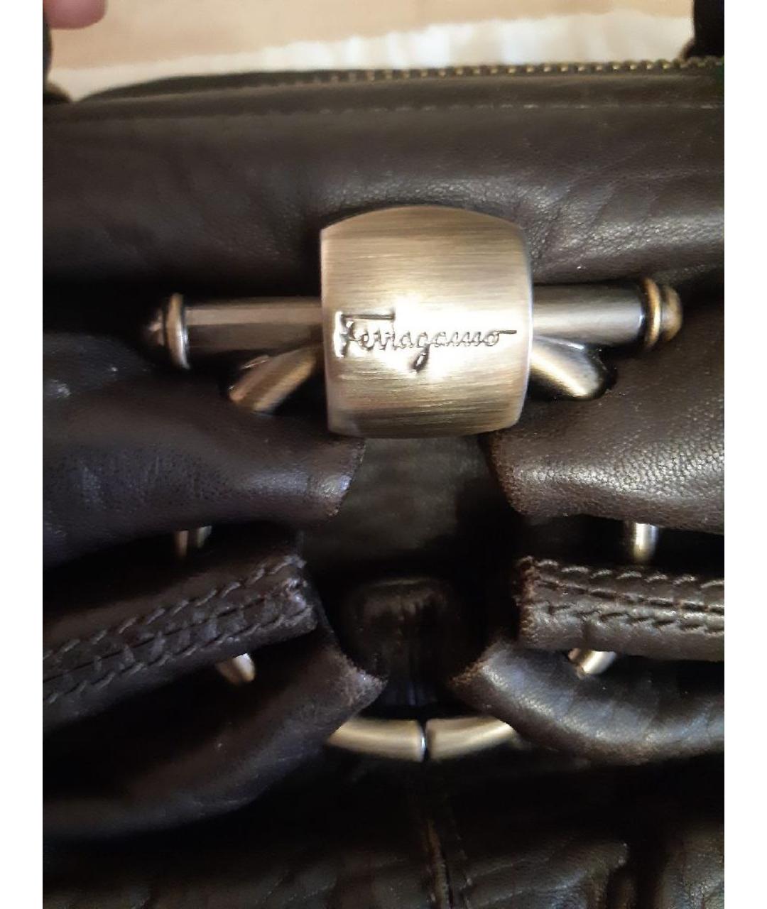 FERRAGAMO Коричневая кожаная сумка с короткими ручками, фото 5