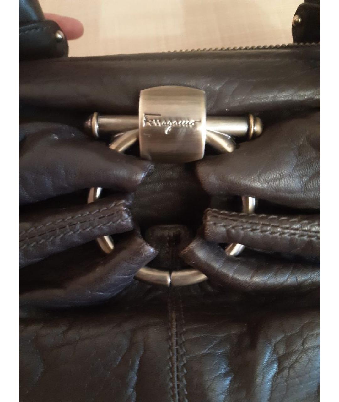 FERRAGAMO Коричневая кожаная сумка с короткими ручками, фото 8