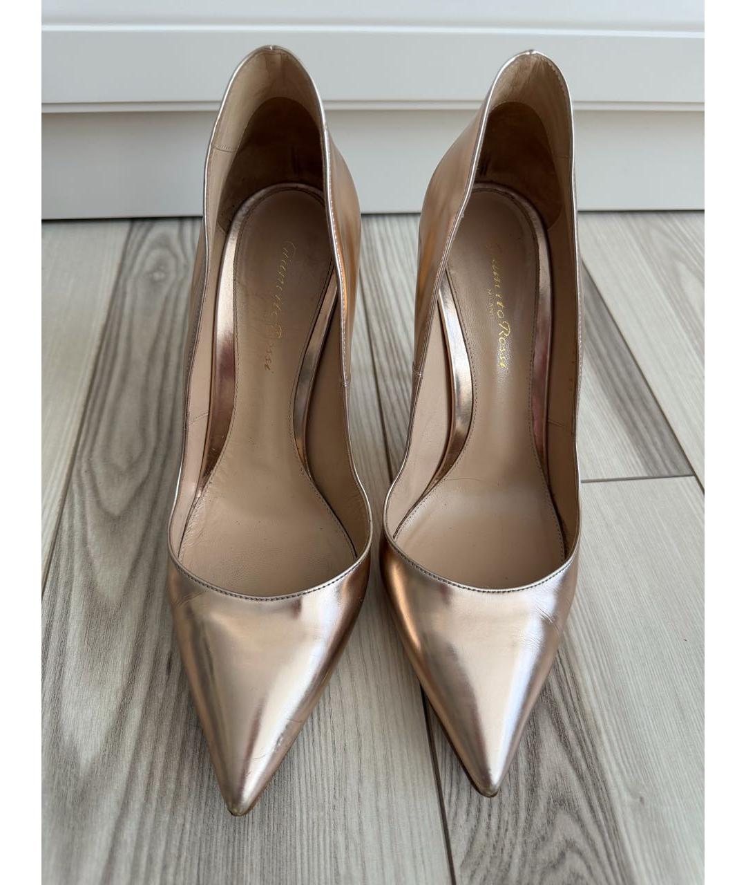 GIANVITO ROSSI Золотые туфли из лакированной кожи, фото 2