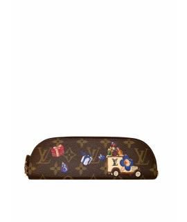 LOUIS VUITTON Обложка/футляр