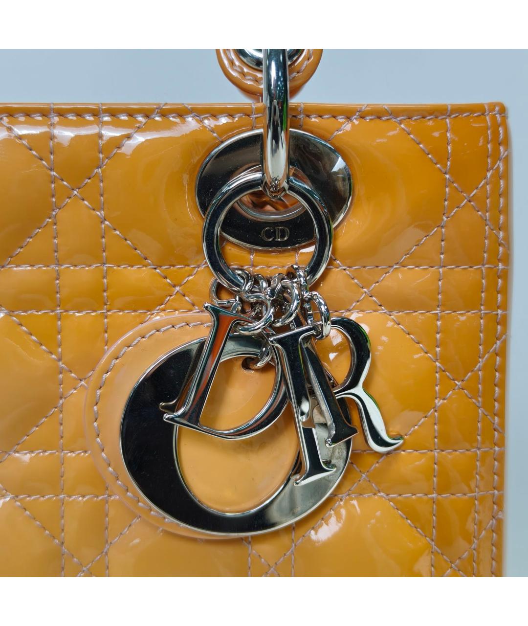CHRISTIAN DIOR Оранжевая сумка с короткими ручками из лакированной кожи, фото 7