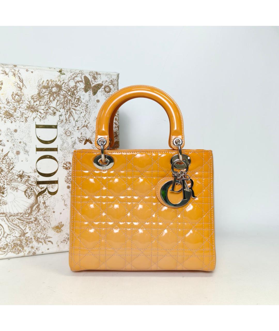 CHRISTIAN DIOR Оранжевая сумка с короткими ручками из лакированной кожи, фото 9