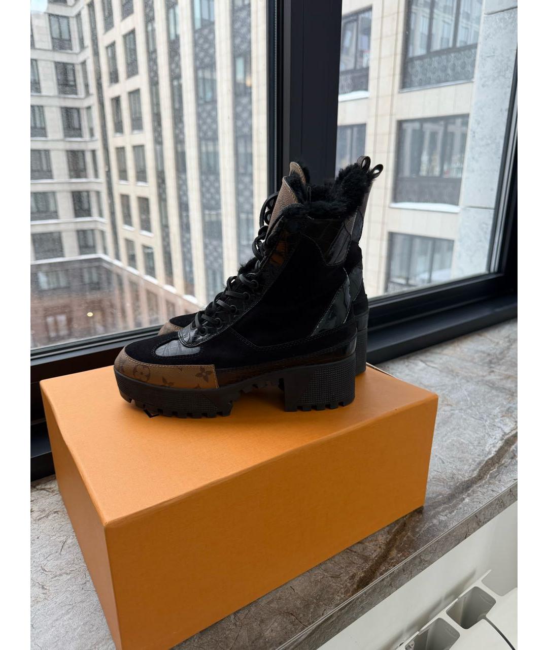 LOUIS VUITTON Черные замшевые ботинки, фото 7