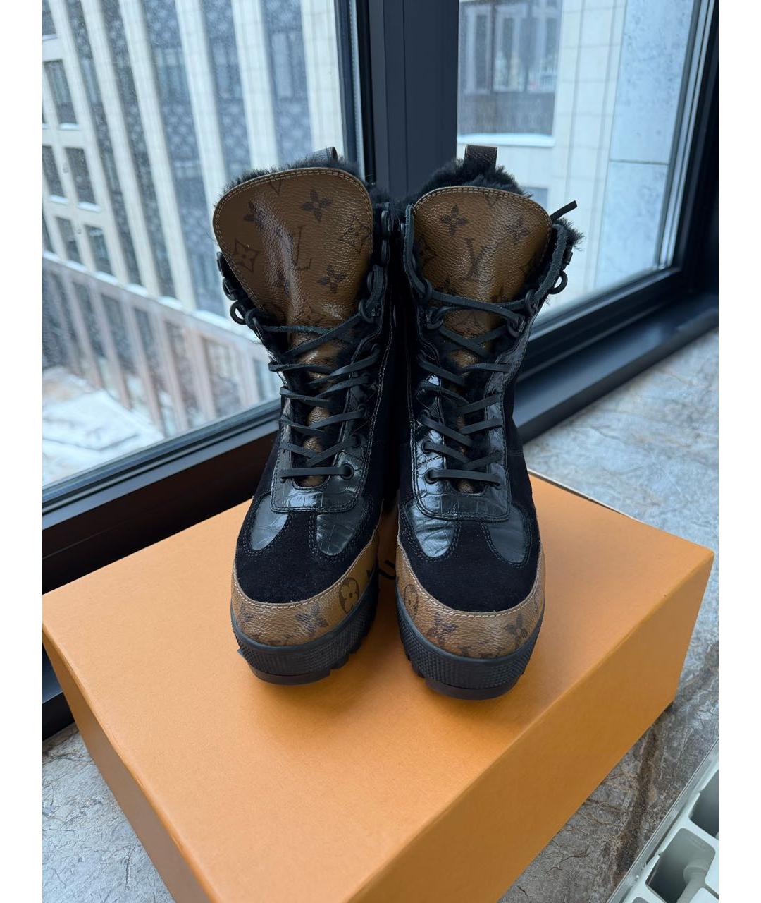 LOUIS VUITTON Черные замшевые ботинки, фото 2