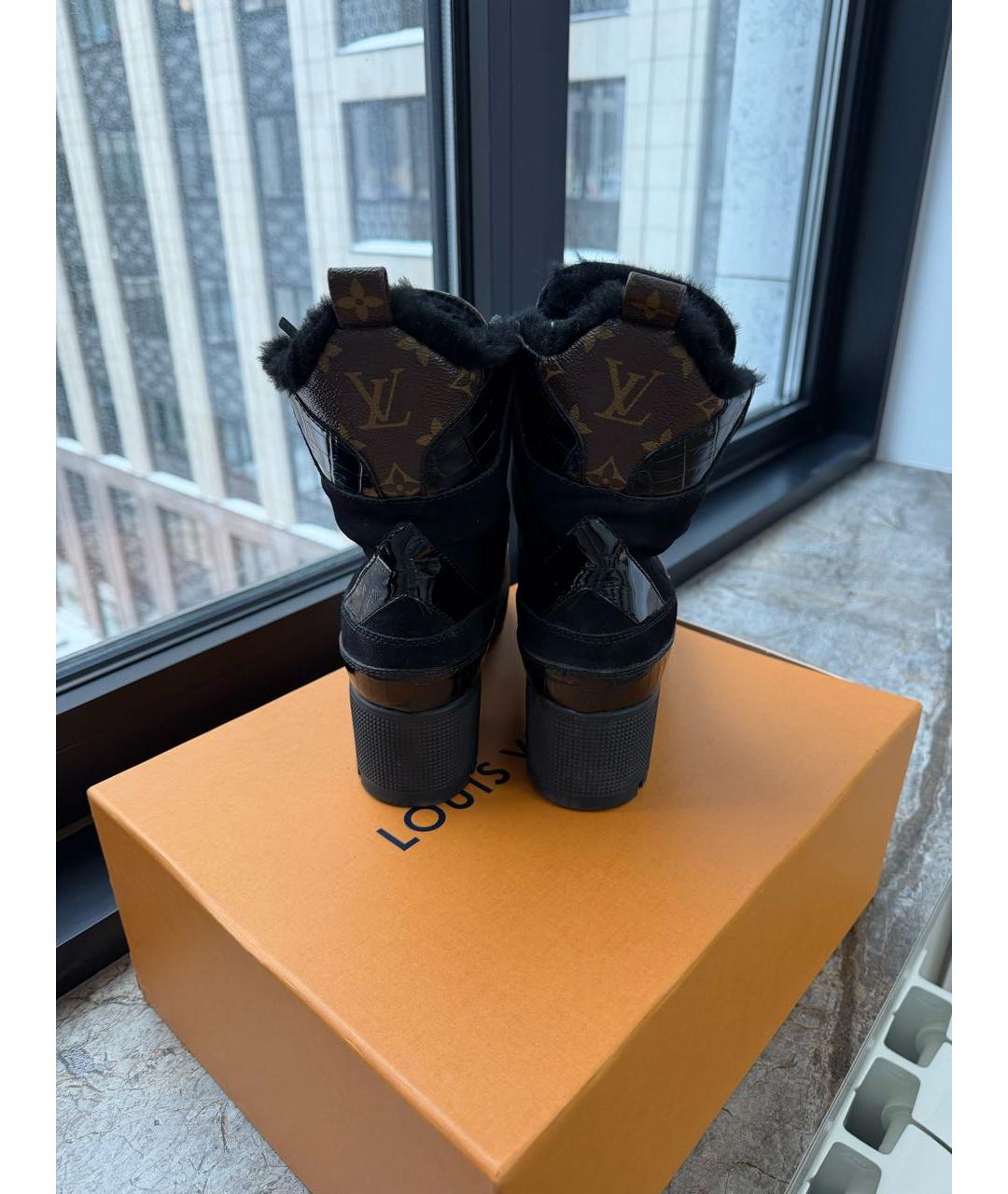 LOUIS VUITTON Черные замшевые ботинки, фото 4