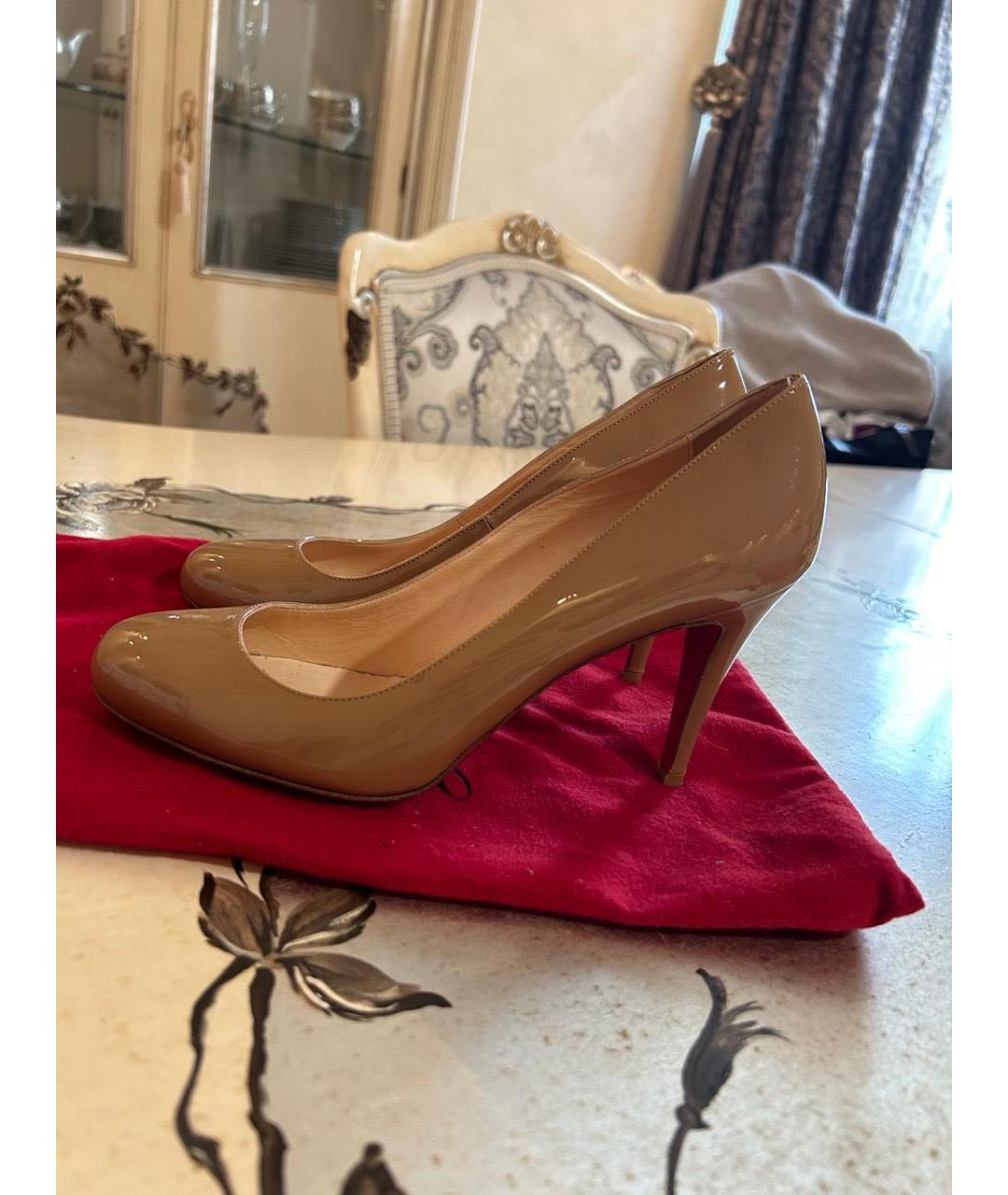 CHRISTIAN LOUBOUTIN Коричневые туфли из лакированной кожи, фото 3