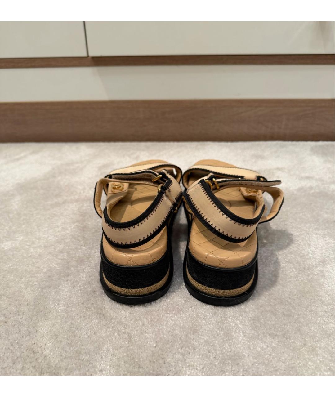 CHANEL Бежевые кожаные сандалии, фото 3