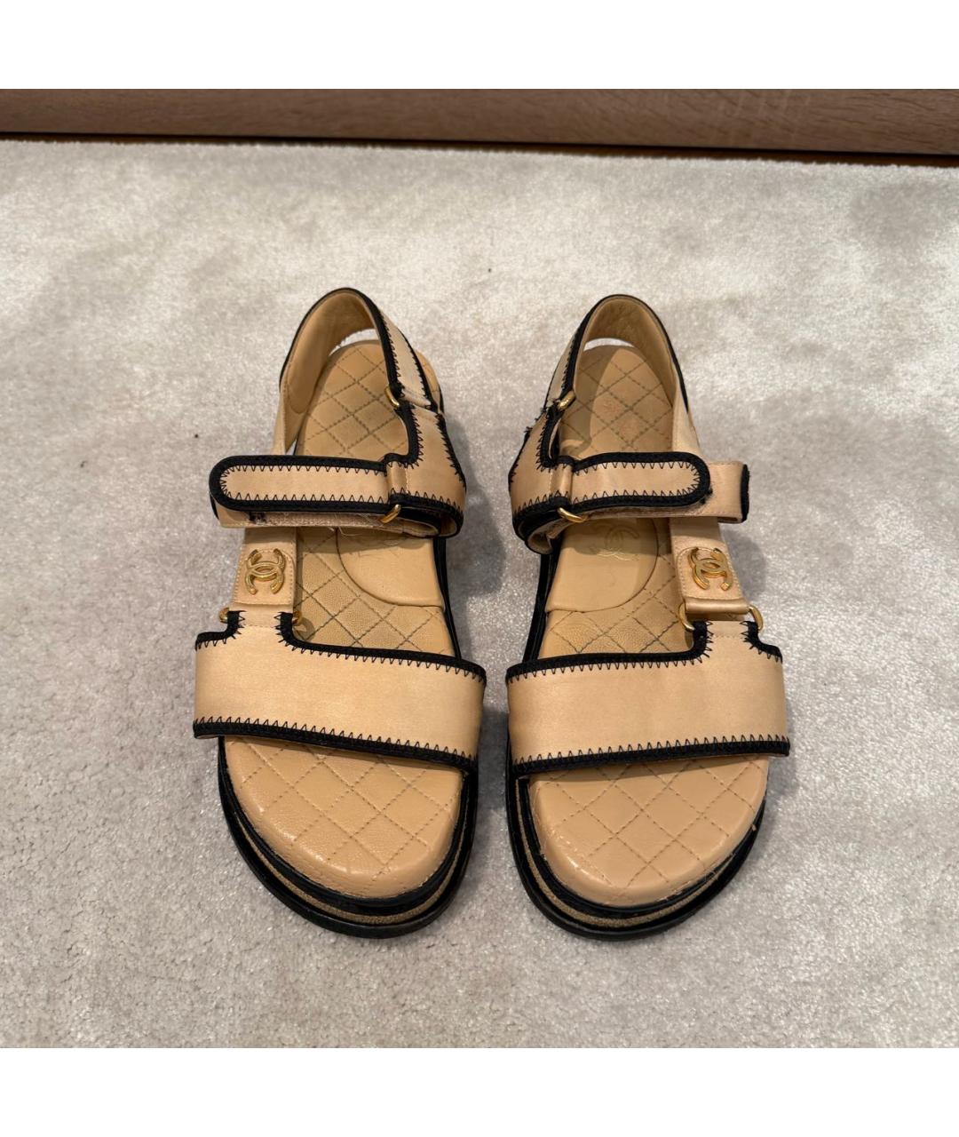 CHANEL Бежевые кожаные сандалии, фото 2
