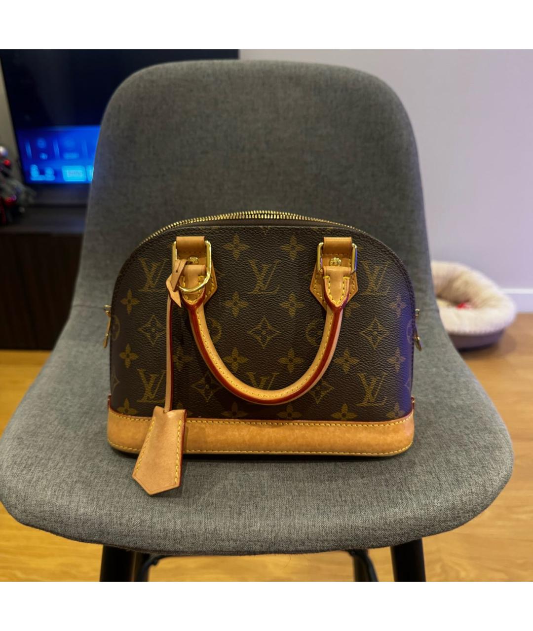 LOUIS VUITTON Коричневая кожаная сумка с короткими ручками, фото 6