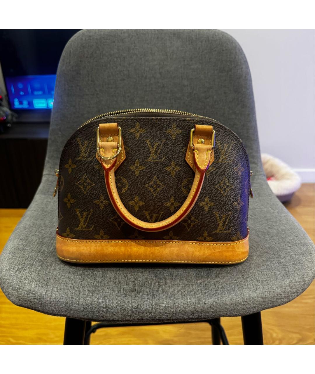 LOUIS VUITTON Коричневая кожаная сумка с короткими ручками, фото 3