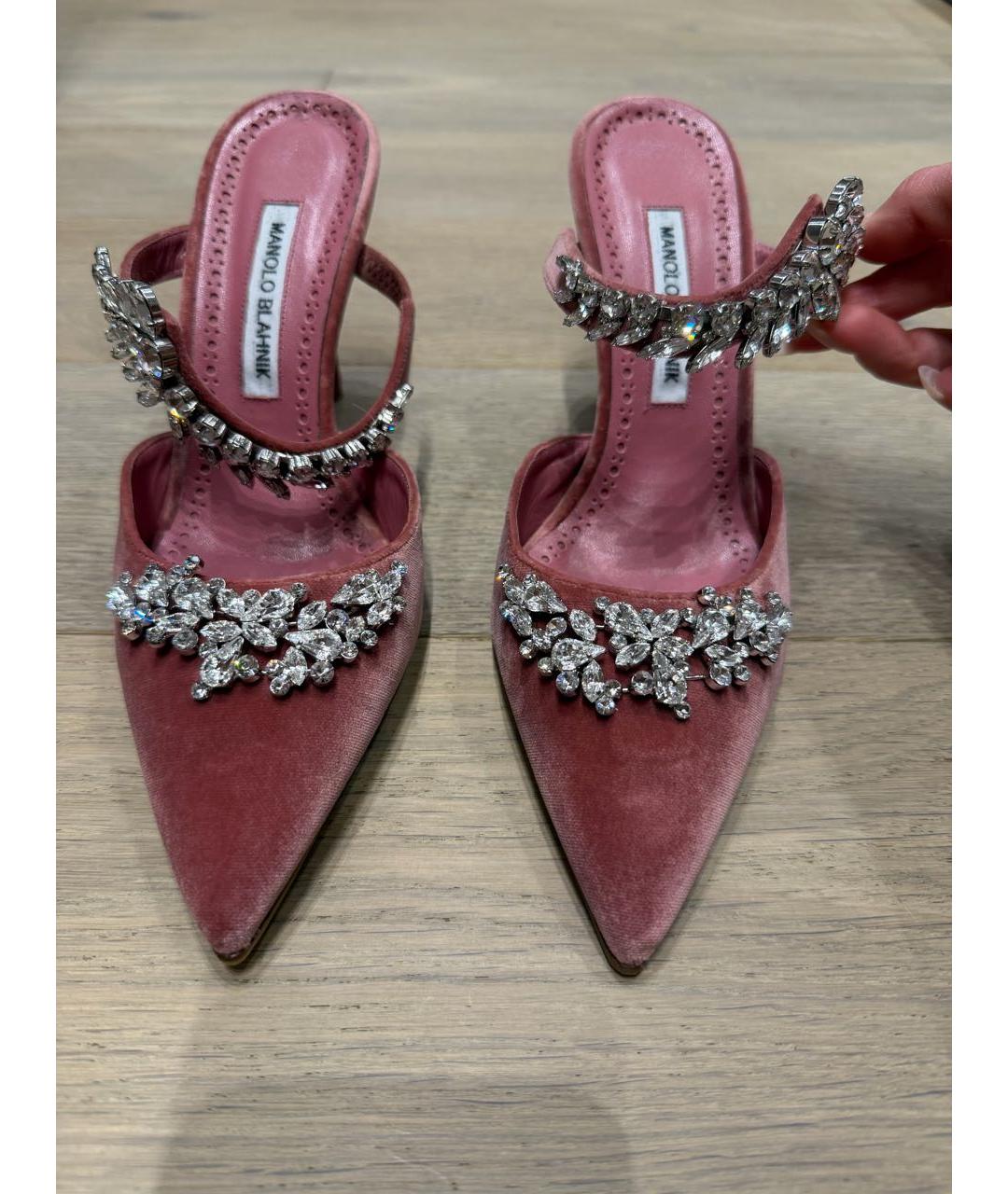 MANOLO BLAHNIK Розовые бархатные туфли, фото 2