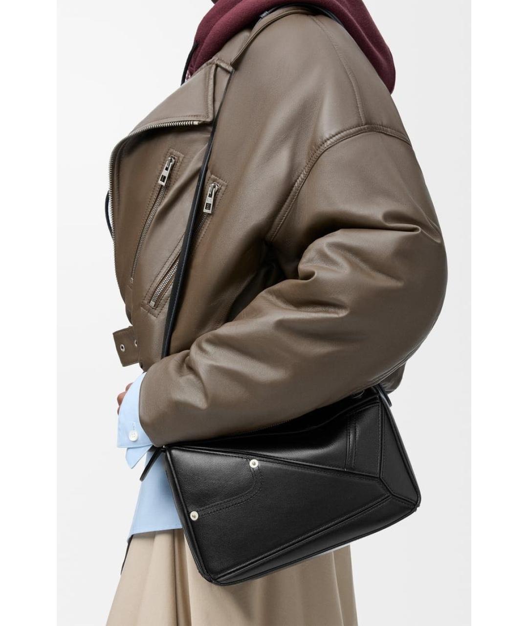 LOEWE Черная кожаная сумка с короткими ручками, фото 3