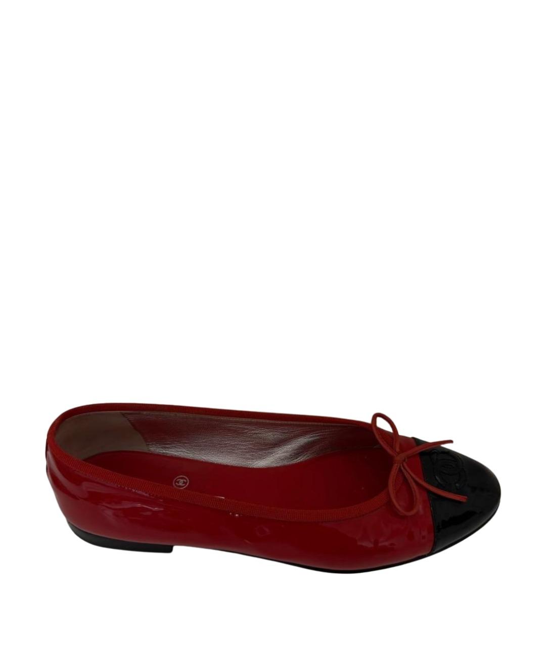 CHANEL Красные балетки из лакированной кожи, фото 1