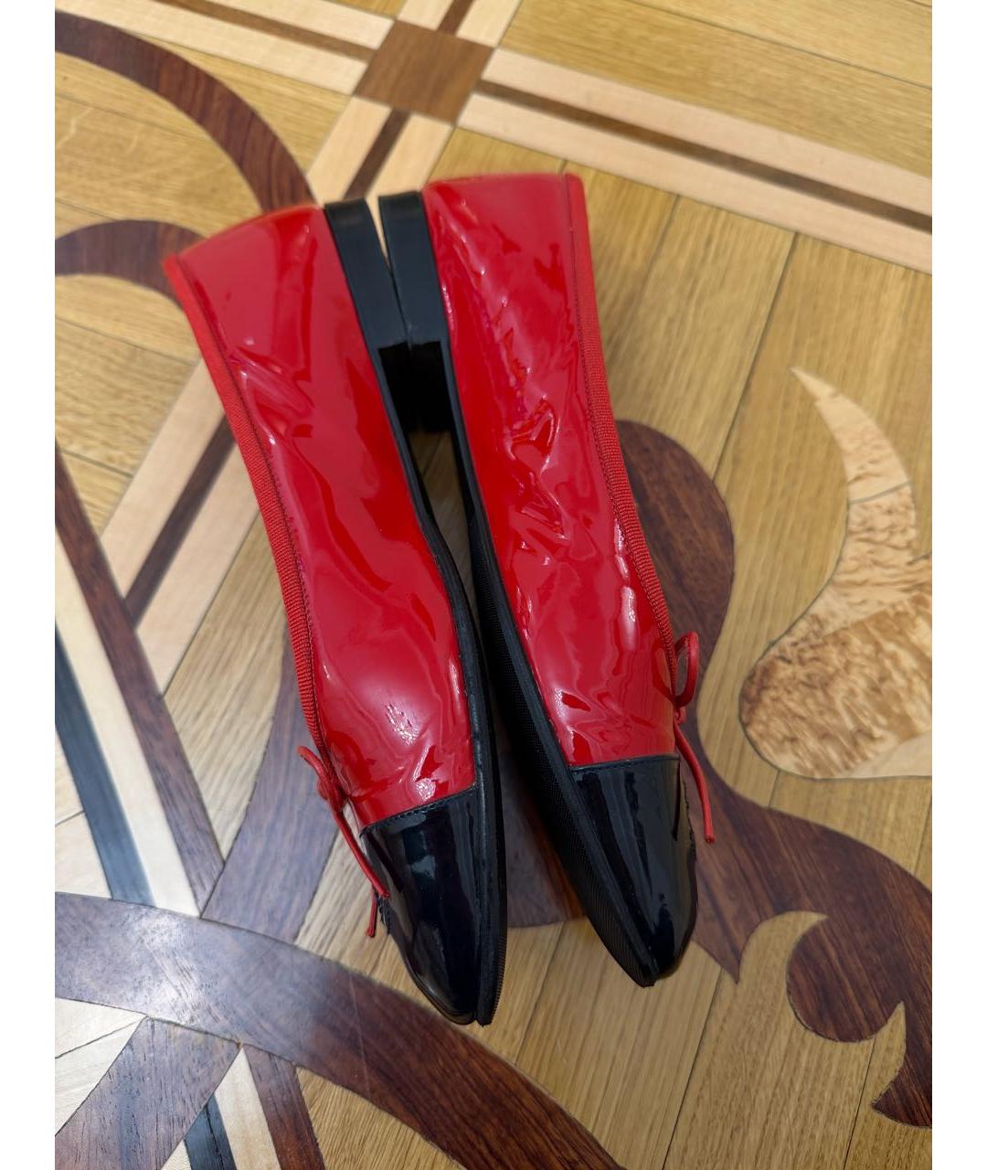 CHANEL Красные балетки из лакированной кожи, фото 4