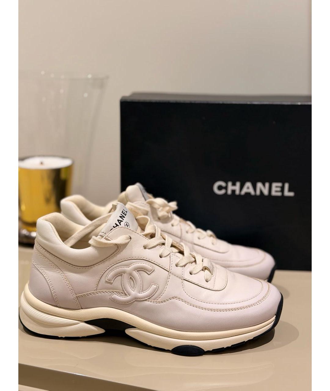 CHANEL Белые кожаные кроссовки, фото 5