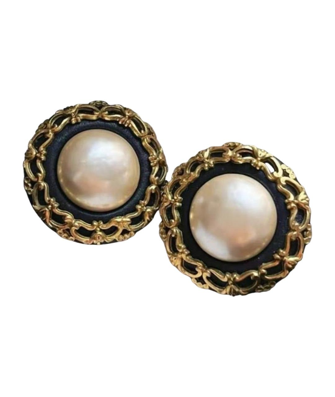 CHANEL Белые клипсы, фото 1