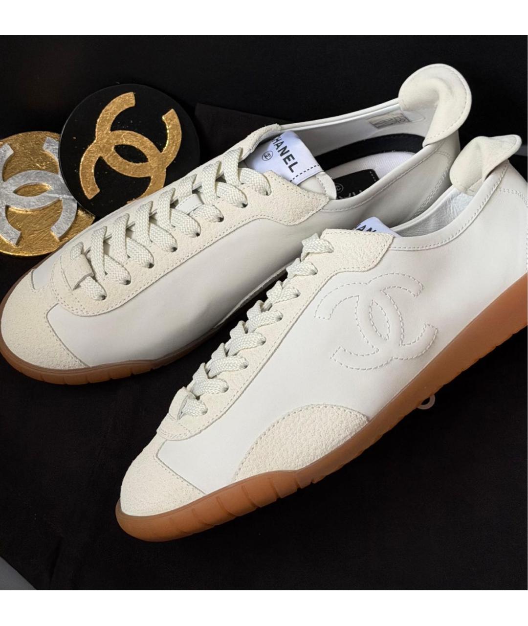 CHANEL Бежевые кожаные кеды, фото 2