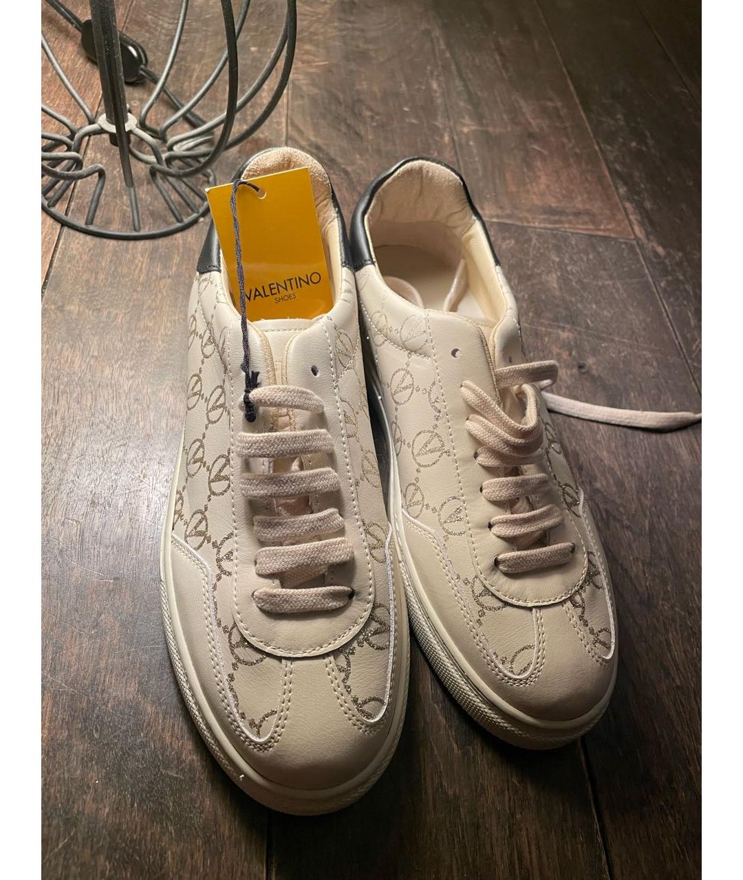 VALENTINO Белые кожаные кеды, фото 2
