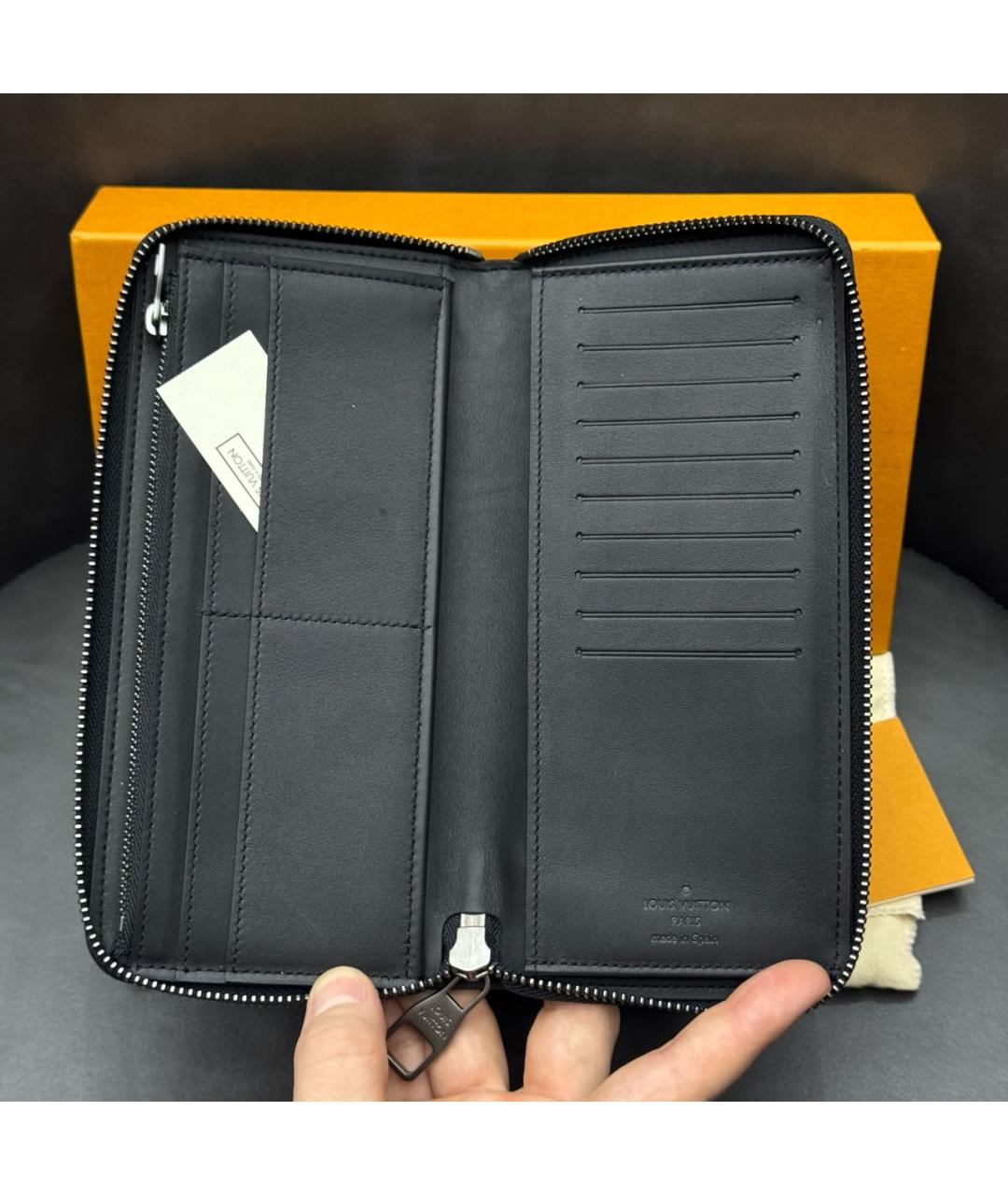 LOUIS VUITTON Черный кожаный кошелек, фото 7