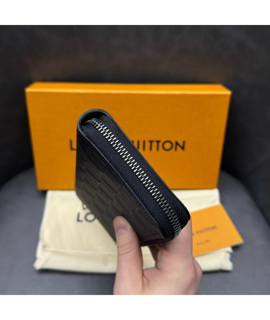 LOUIS VUITTON Черный кожаный кошелек, фото 6