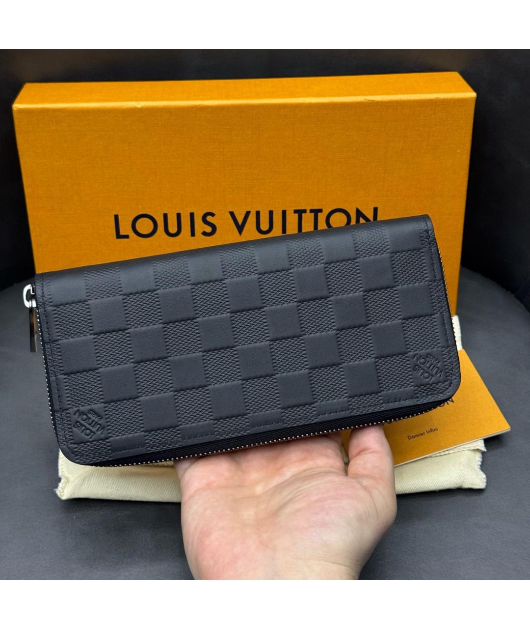LOUIS VUITTON Черный кожаный кошелек, фото 4