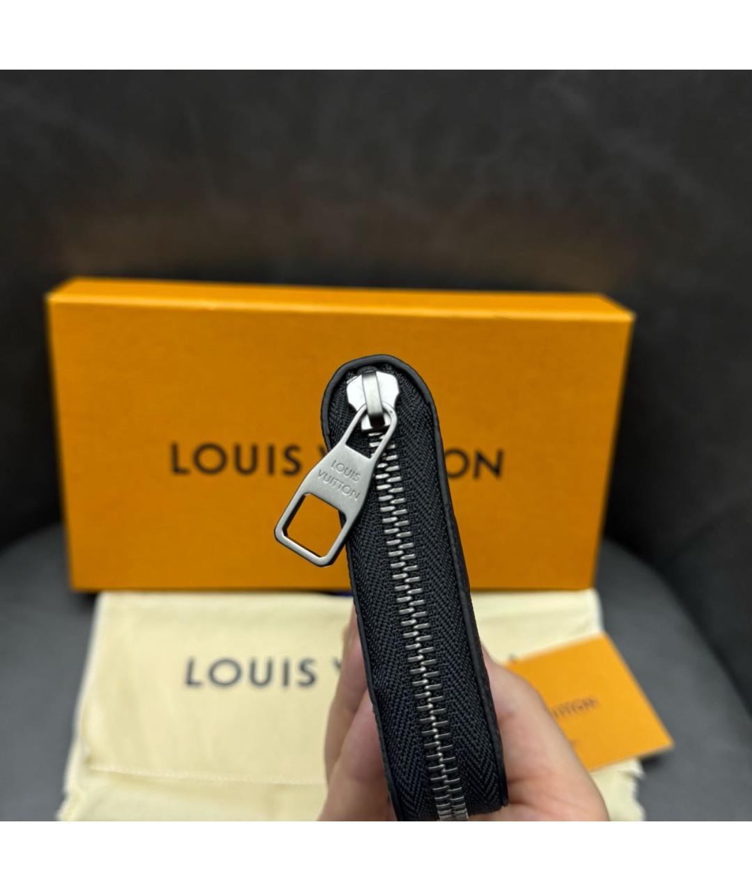 LOUIS VUITTON Черный кожаный кошелек, фото 5