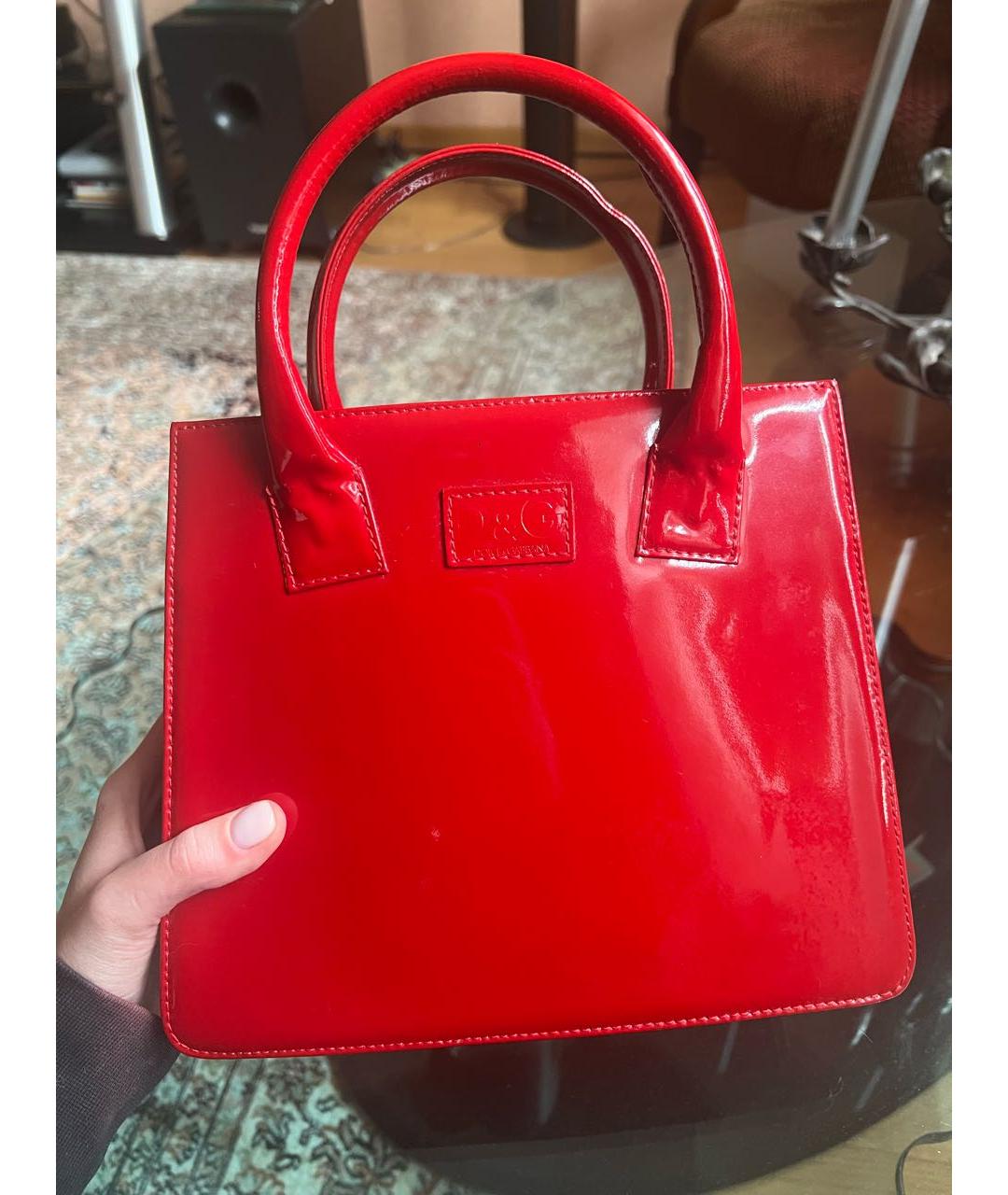 DOLCE&GABBANA Красная сумка с короткими ручками из лакированной кожи, фото 2