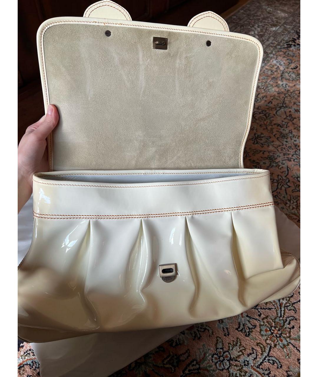 FENDI Бежевая сумка через плечо из лакированной кожи, фото 4