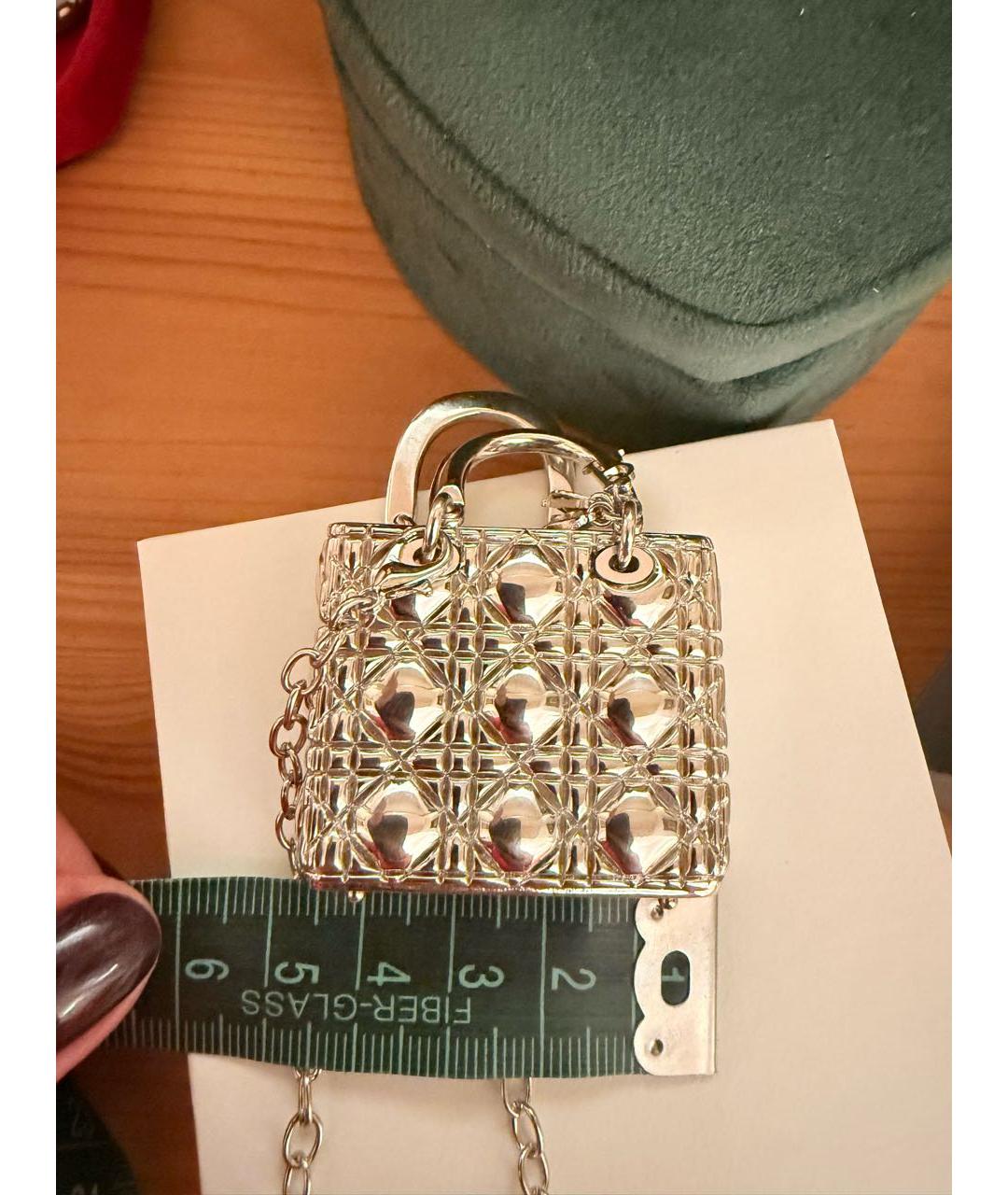 CHRISTIAN DIOR Серебряная металлическая подвеска, фото 6