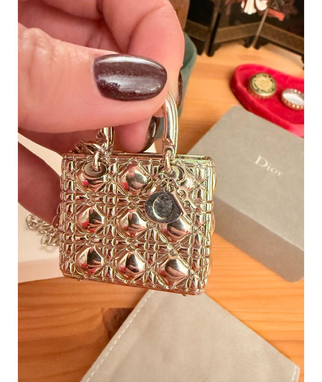 CHRISTIAN DIOR Серебряная металлическая подвеска, фото 3