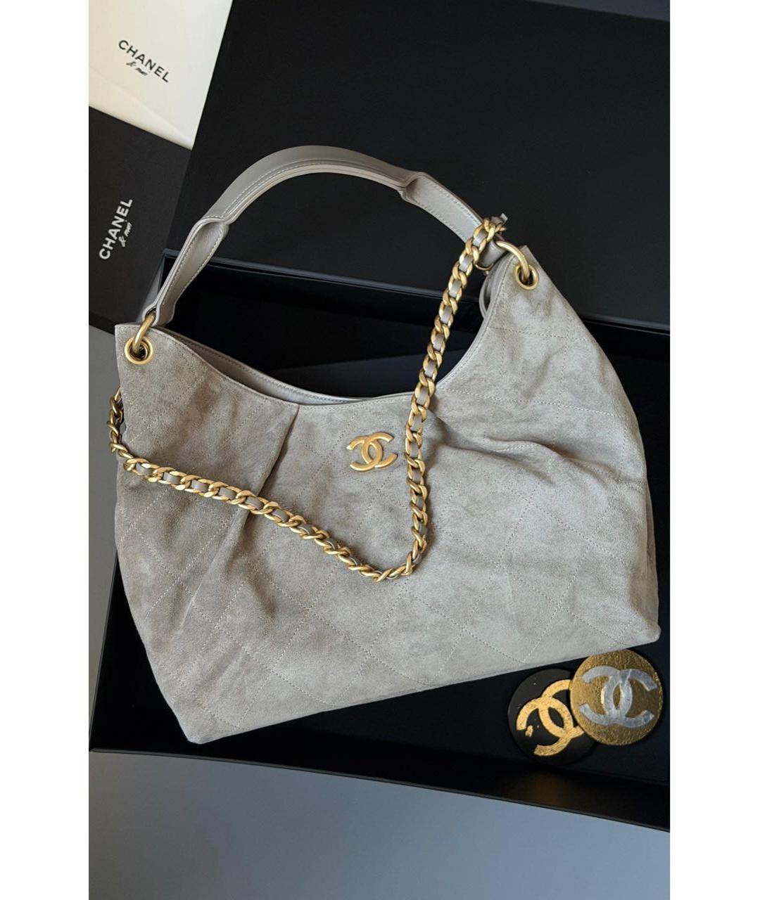 CHANEL Серая замшевая сумка через плечо, фото 2