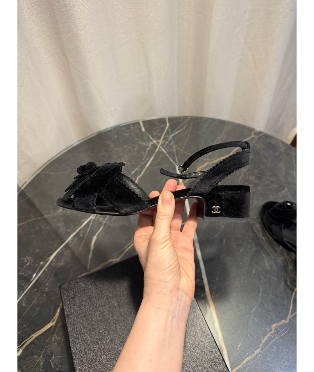 CHANEL Черные бархатные босоножки, фото 5