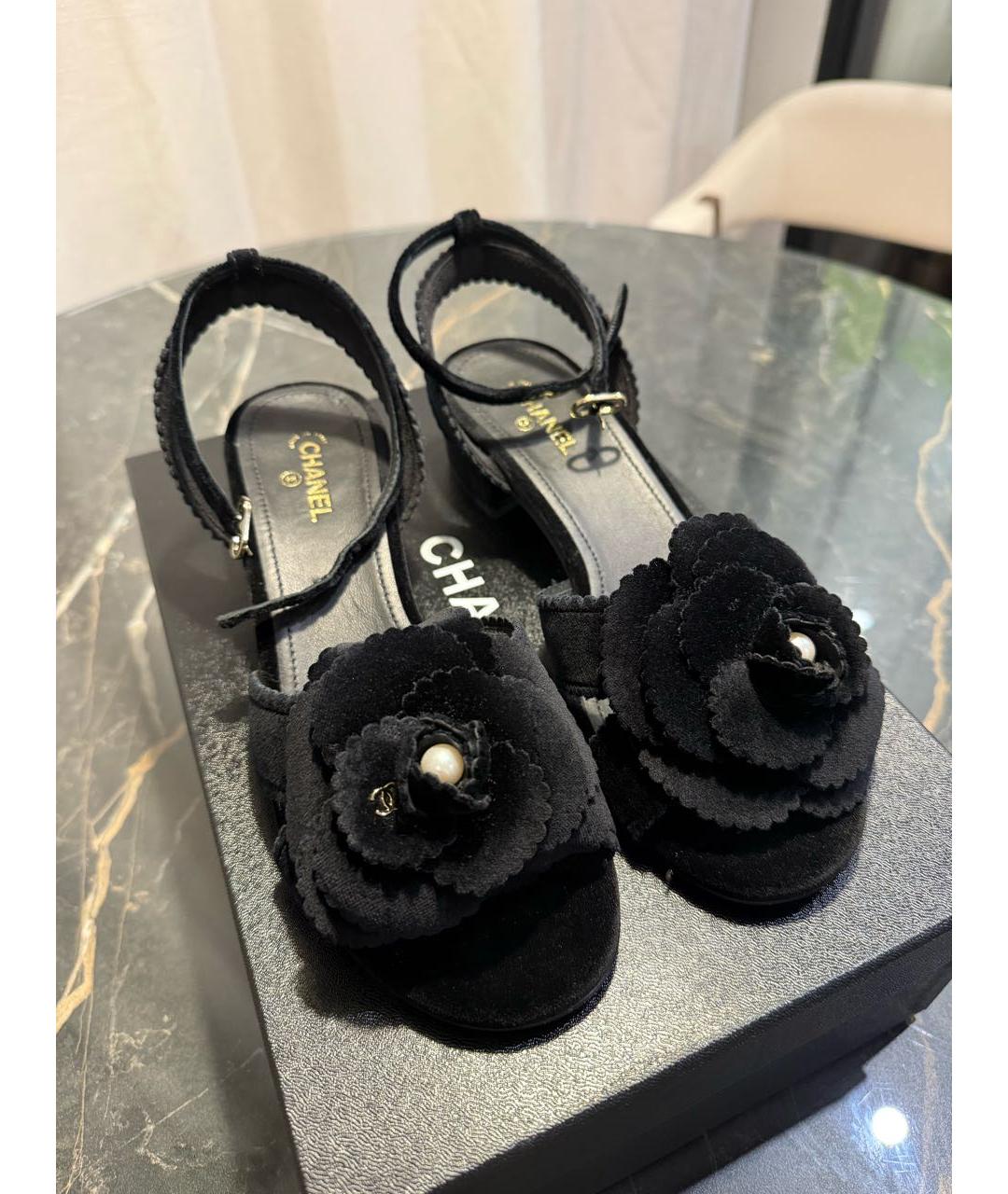 CHANEL Черные бархатные босоножки, фото 2