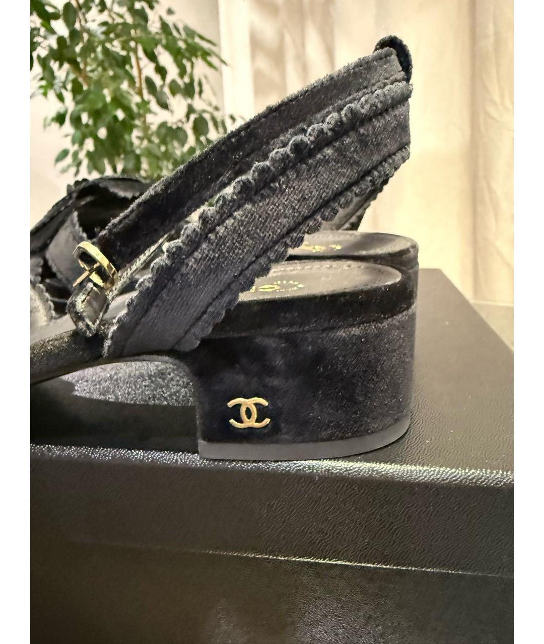 CHANEL Черные бархатные босоножки, фото 3