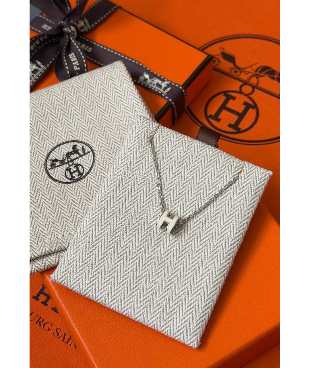 HERMES Белая металлическая подвеска, фото 3