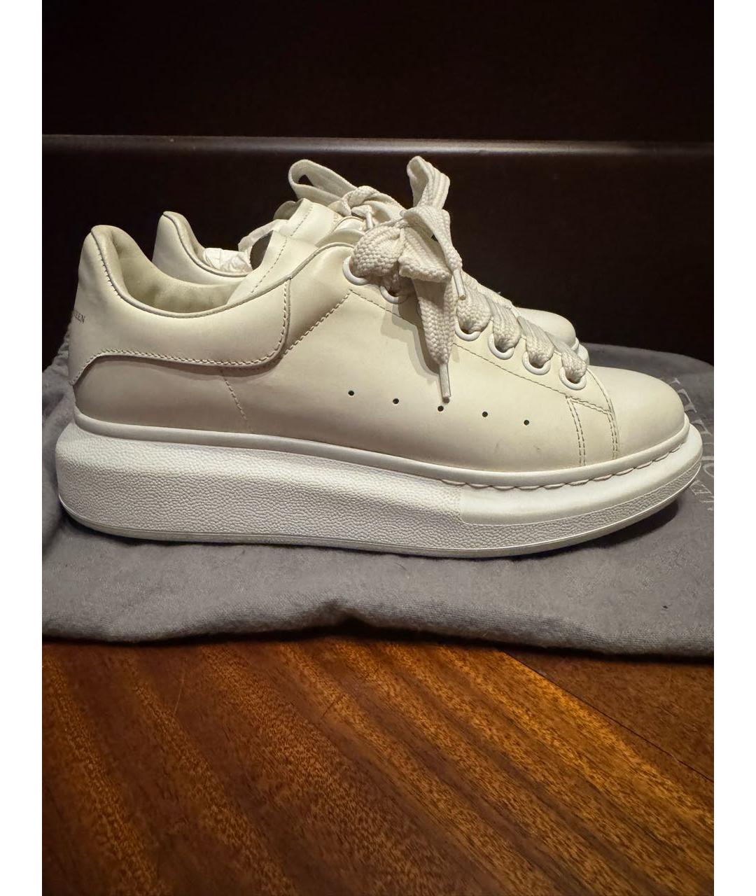 ALEXANDER MCQUEEN Белые кожаные кеды, фото 5