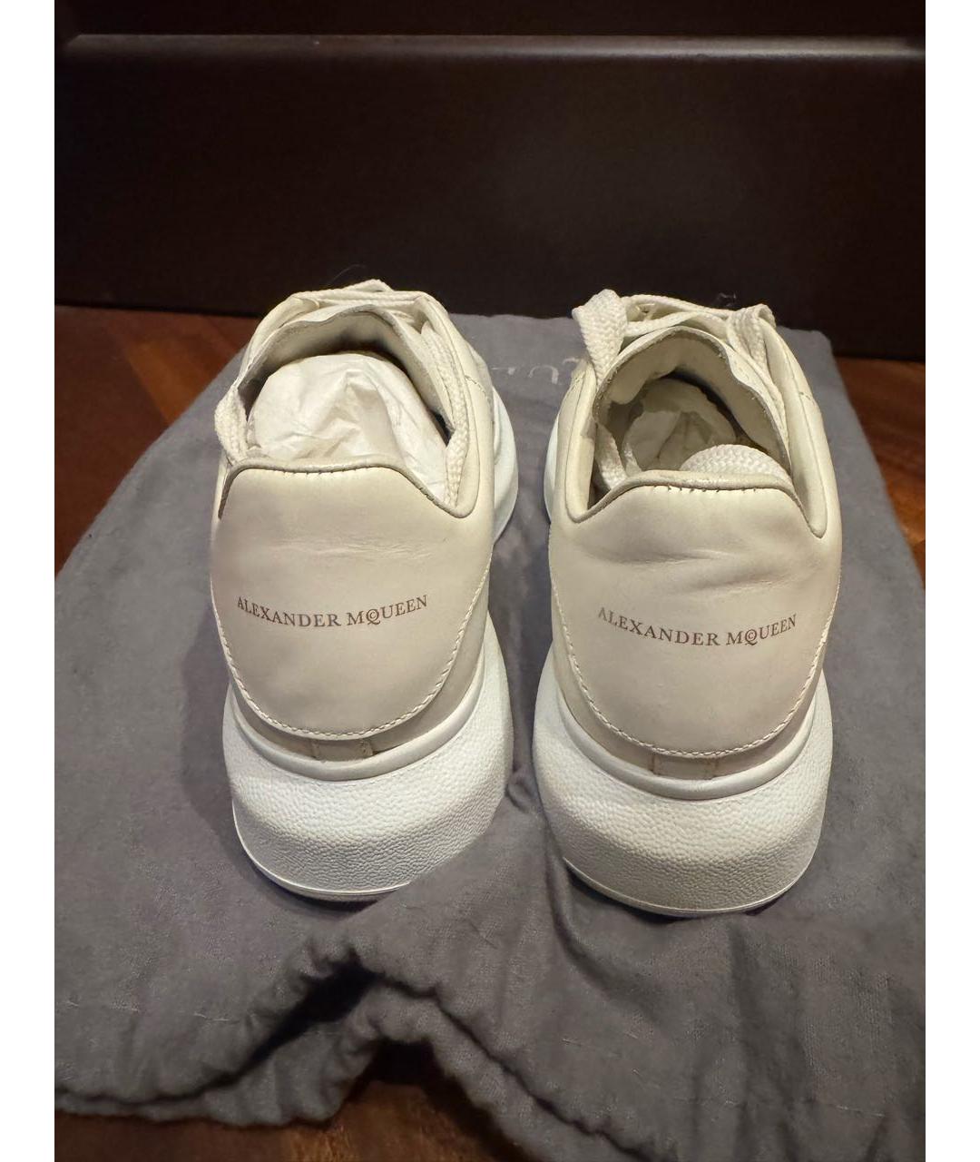 ALEXANDER MCQUEEN Белые кожаные кеды, фото 4