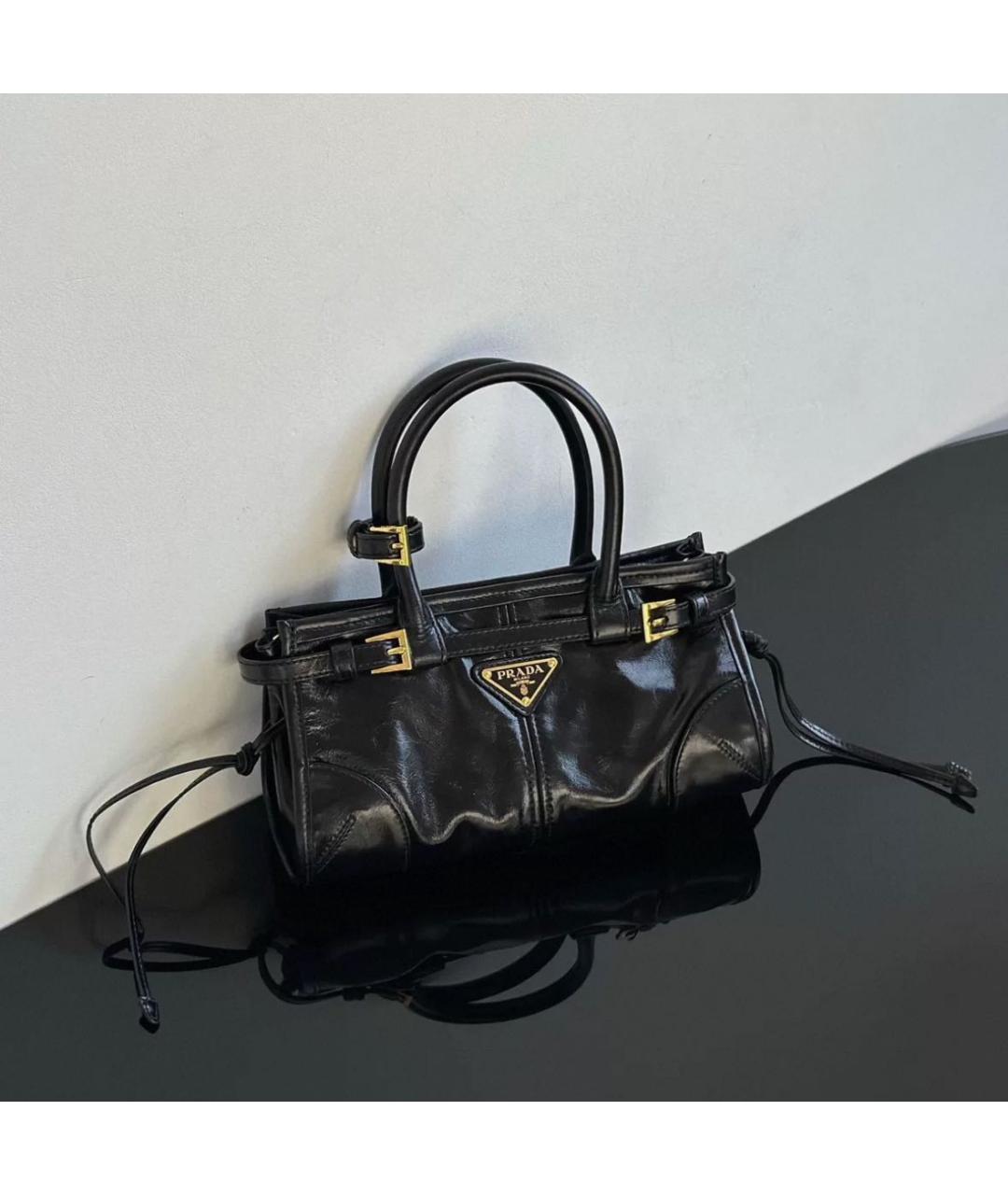 PRADA Черная сумка через плечо из лакированной кожи, фото 7