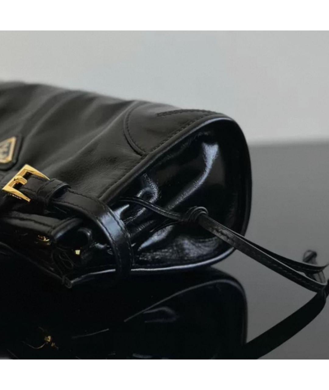 PRADA Черная сумка через плечо из лакированной кожи, фото 3