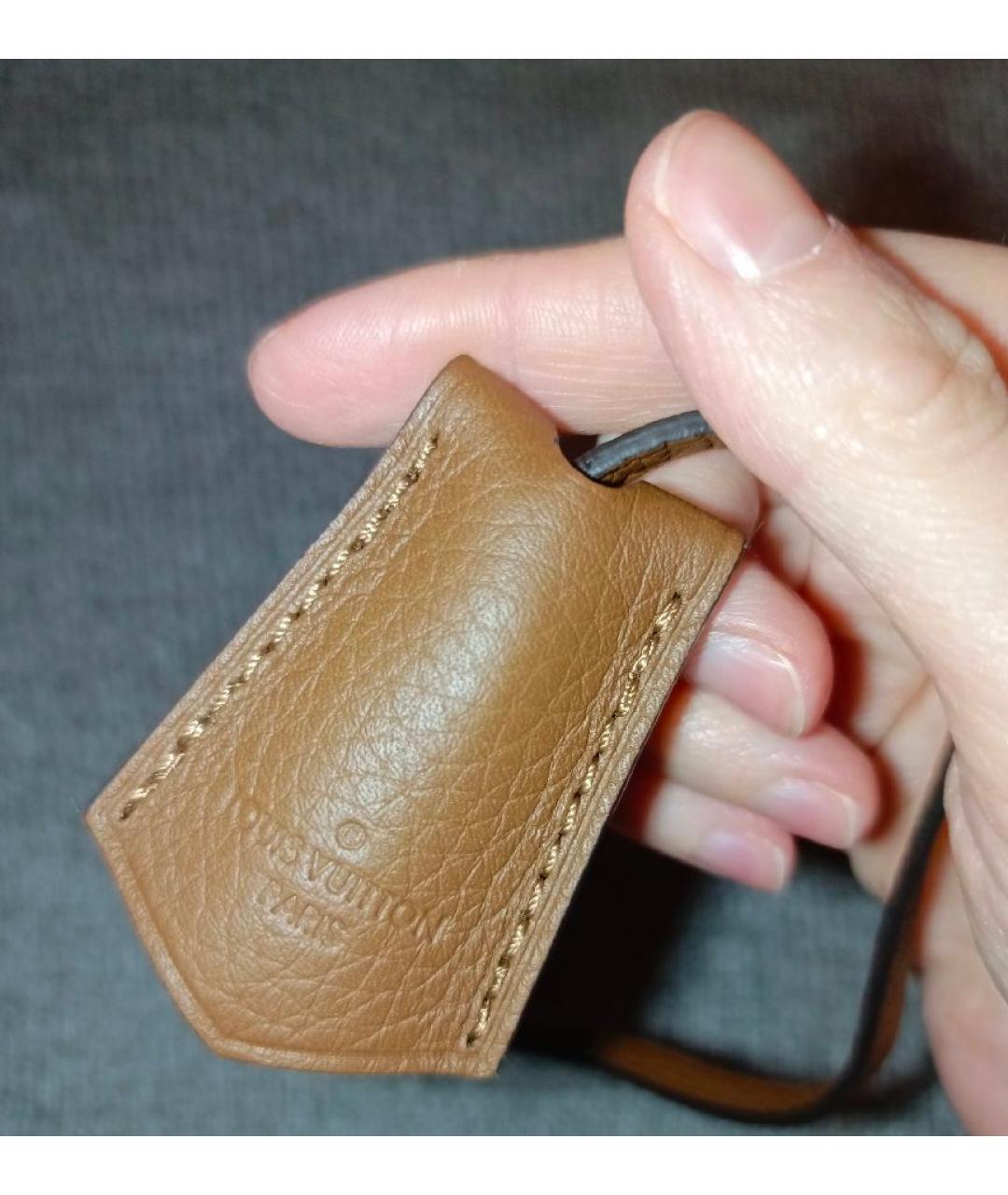 LOUIS VUITTON Коричневая ключница, фото 5