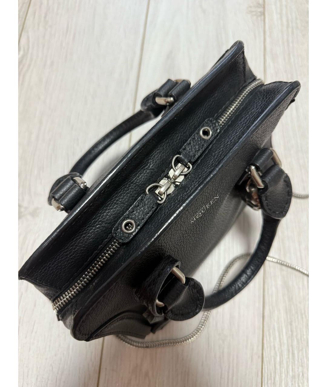 ALEXANDER MCQUEEN Черная кожаная сумка с короткими ручками, фото 2