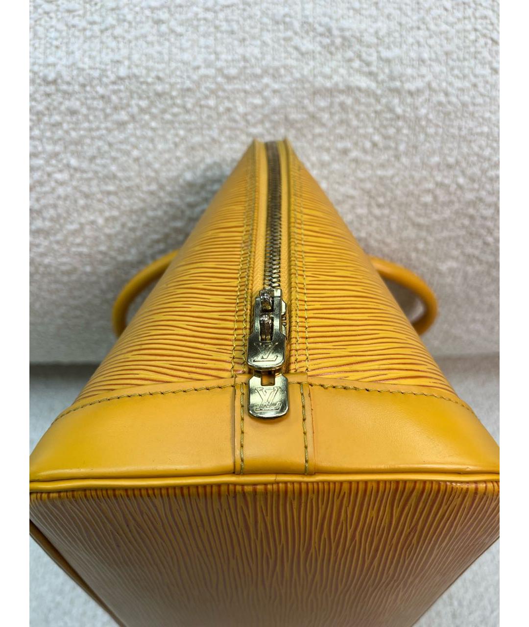 LOUIS VUITTON Горчичная кожаная сумка с короткими ручками, фото 7