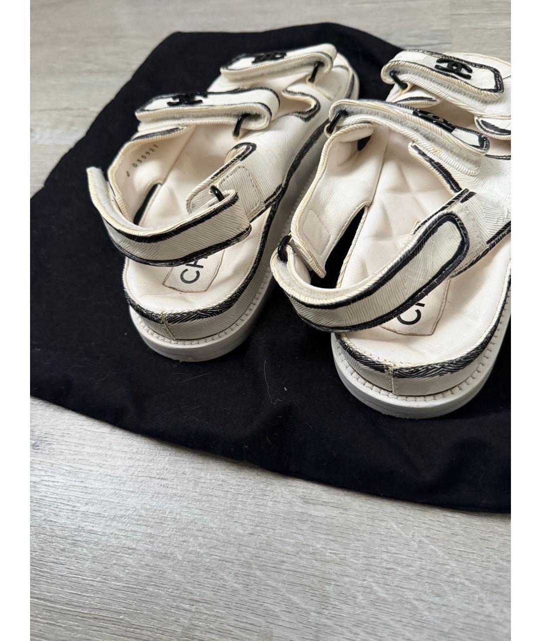 CHANEL Белые кожаные сандалии, фото 4