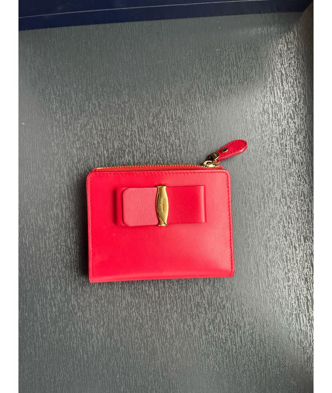 FERRAGAMO Красный кожаный кошелек, фото 5
