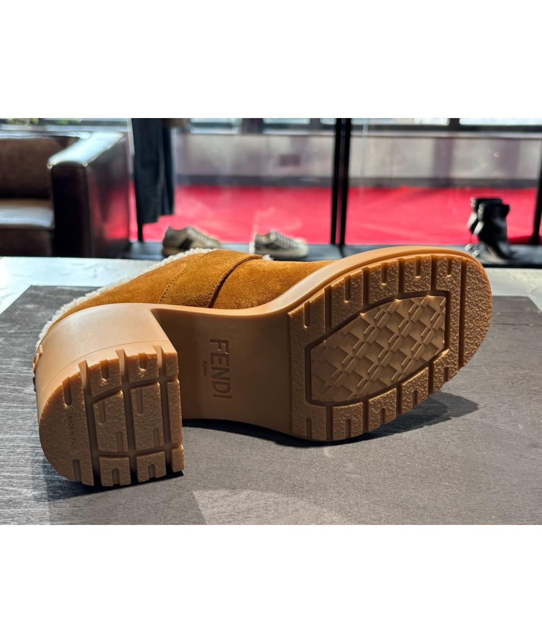 FENDI Коричневые кожаные сабо, фото 5