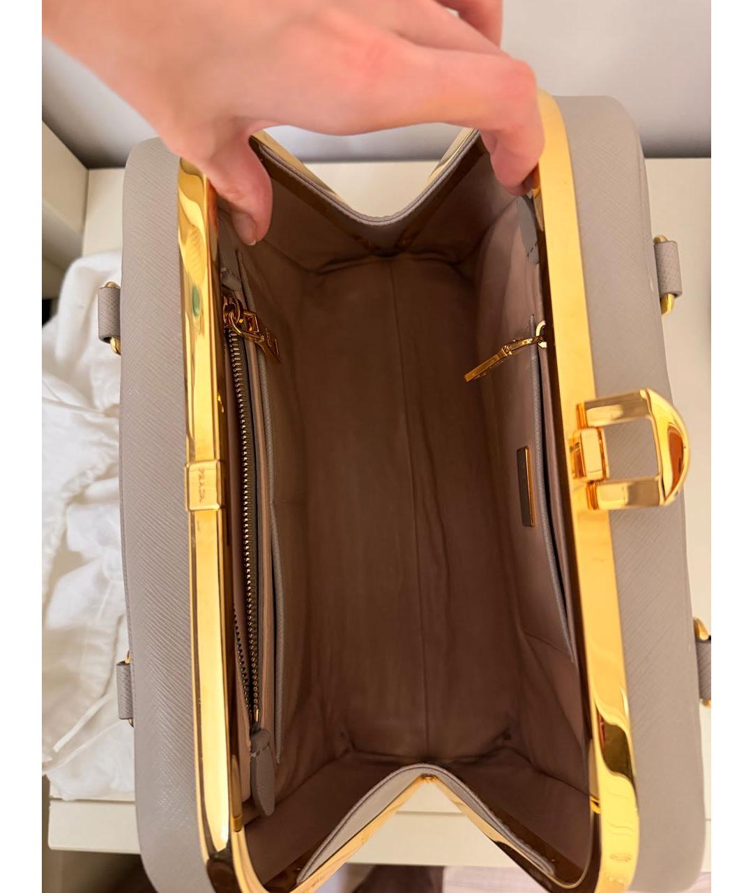 PRADA Бежевая кожаная сумка с короткими ручками, фото 4