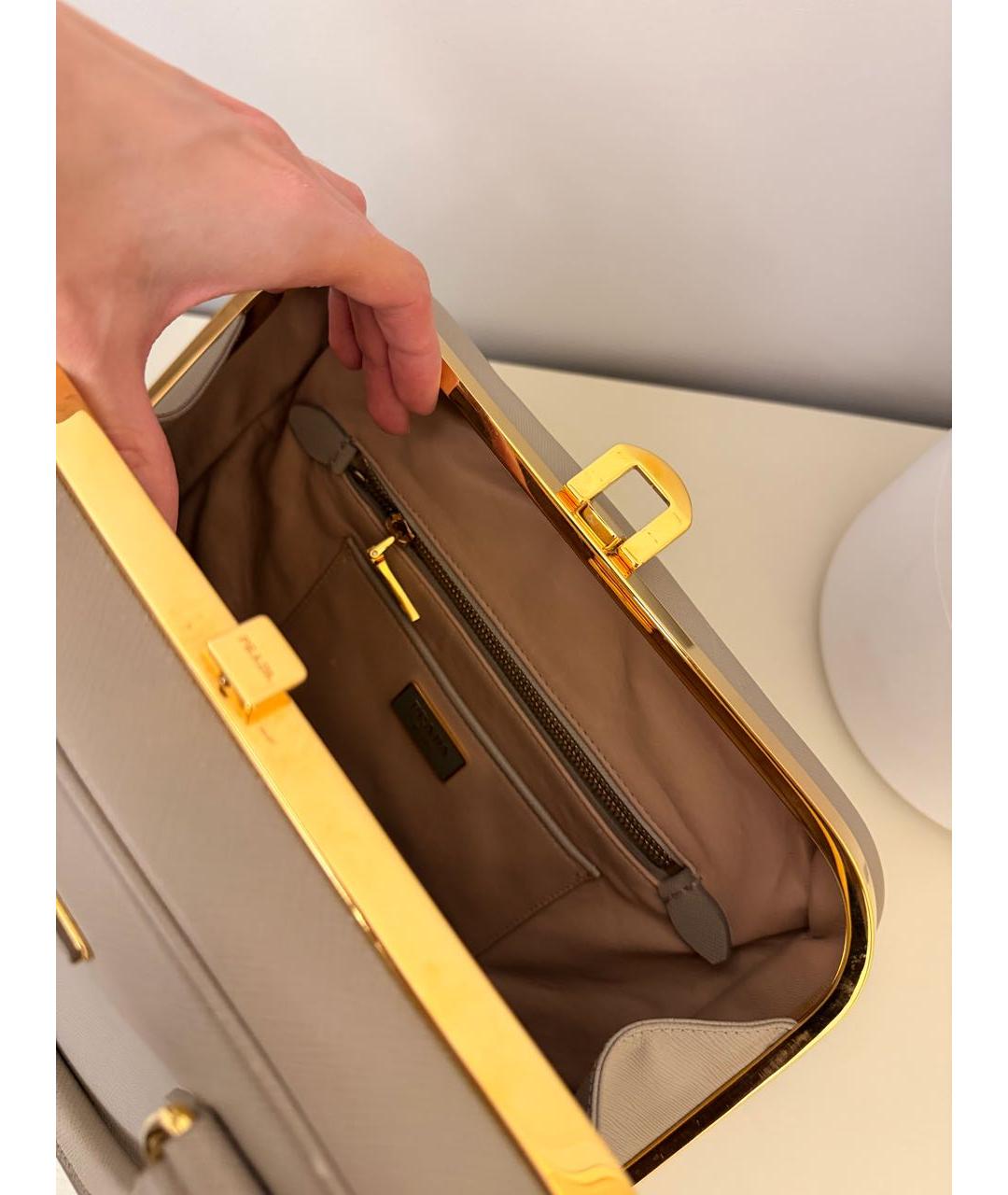 PRADA Бежевая кожаная сумка с короткими ручками, фото 7